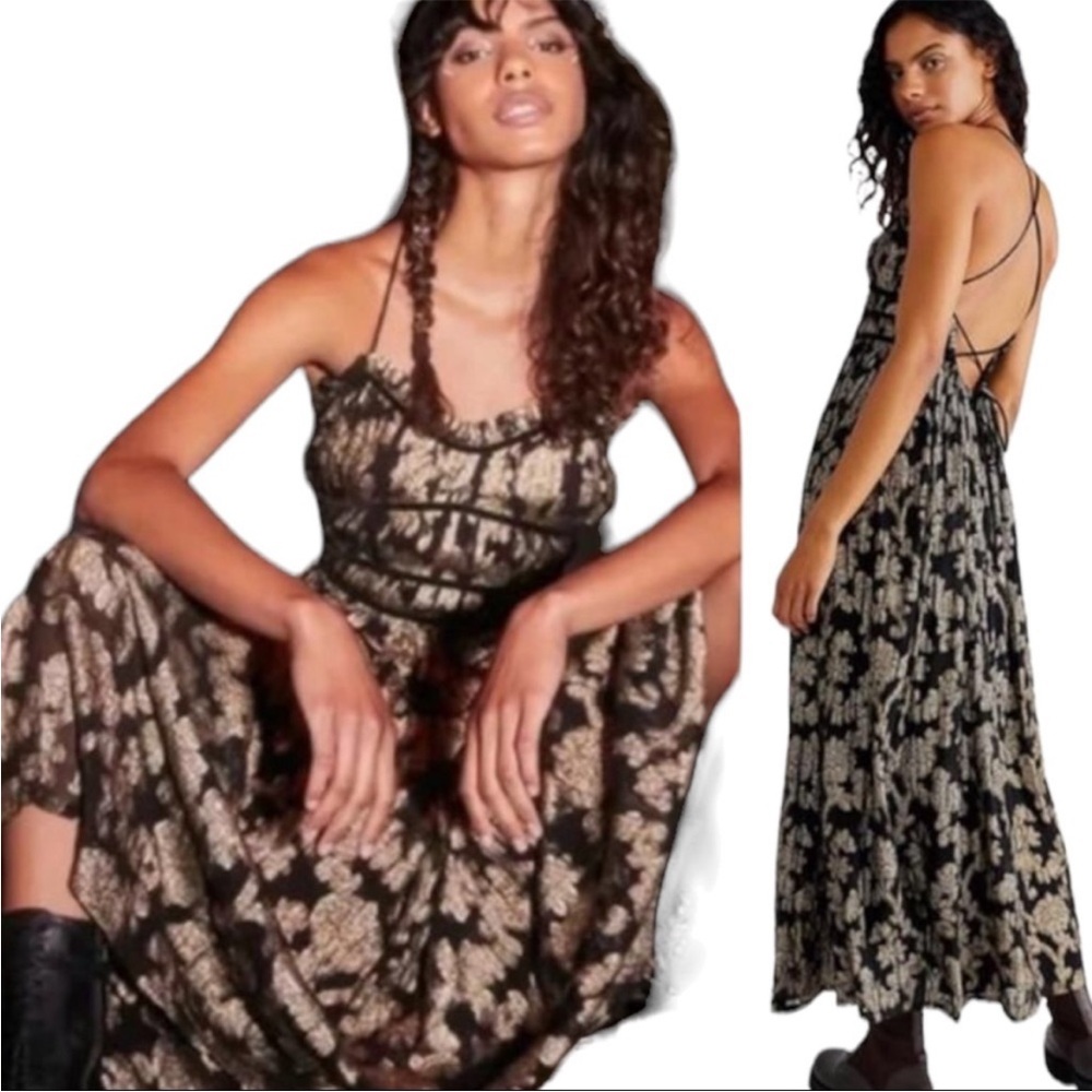 Free People - Black and Gold Charlie
Bustier Metallic Casual Maxi Dress